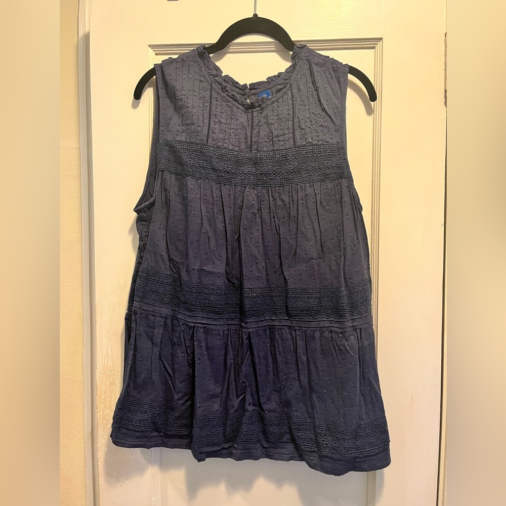 Women’s sleeveless blouse